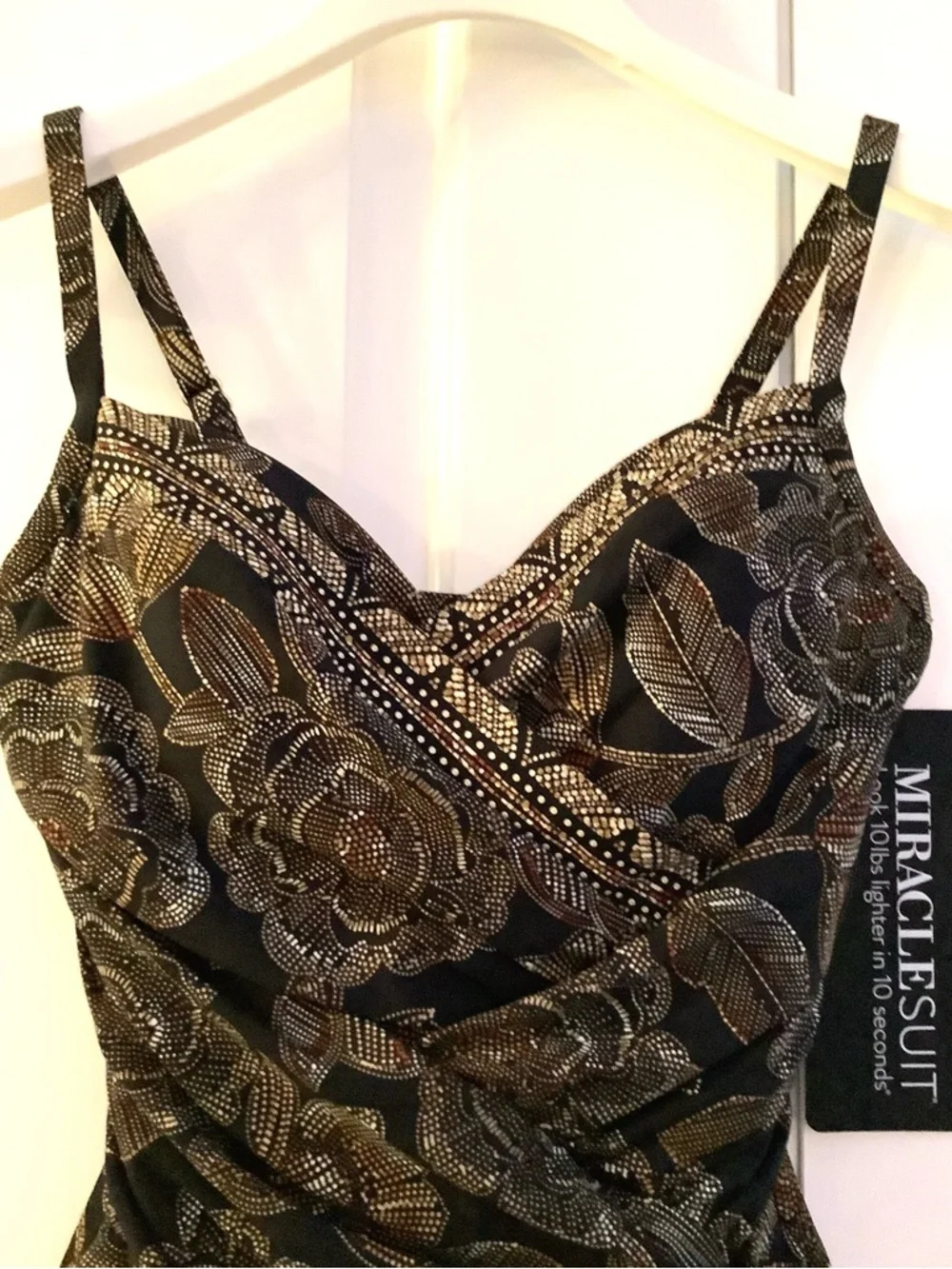 MIRACLE SUIT Petal Pusher Gali Black & Gold Foam Cup V-Neck One Piece swimsuit - Picture 8 of 13